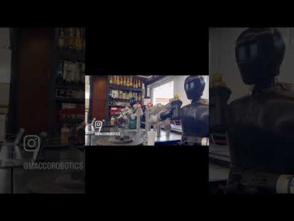 Macco, Conecting Robots with Humans #robot #blender #humanoidrobot #robotbarista
