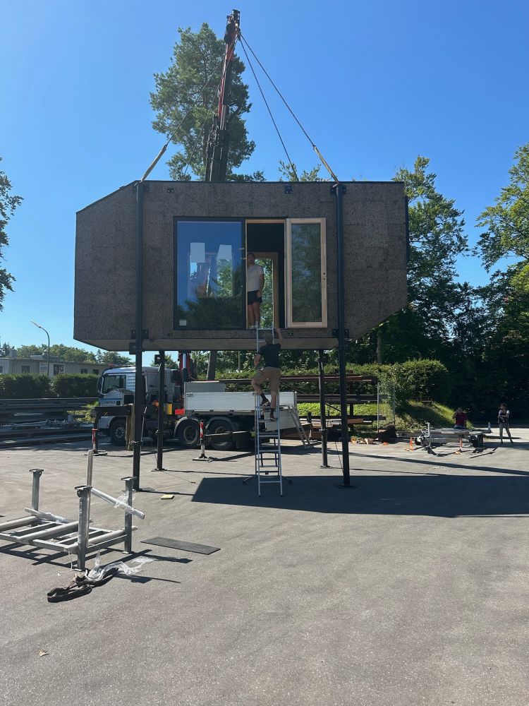 In this picture, you can see the test setup of the first style prototype in the summer of 2025. And lo and behold, it's standing!