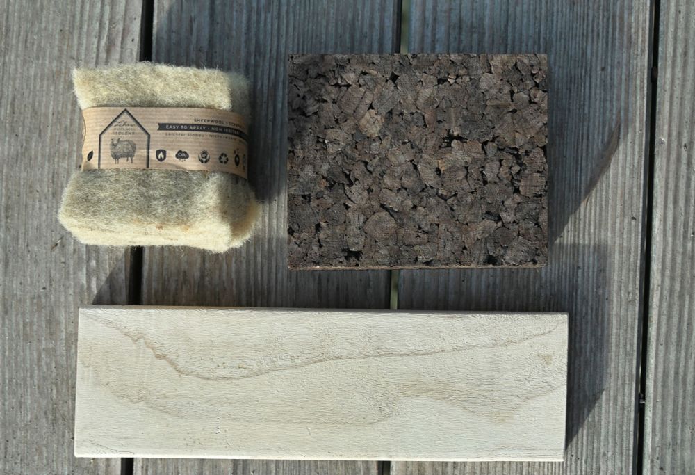 o ensure that the buildings are recyclable, we use sheep's wool for insulation and wood for interior cladding, including lightweight wood. 
Foto: Nila Thiel