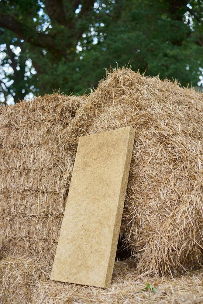 At Bio-cm we transform a wide range of agricultural by-products into bio based insulation products.

We believe we have to rethink how and what we are going to be building with. And the choice starts with the very materials making up our built environment.

Our mission is make bio based construction materials affordable, locally sourced and locally made.